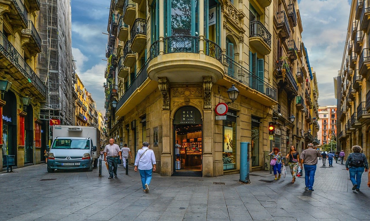 Khu phố Gothic Barcelona: Nơi Lịch sử và Kiến Trúc Hòa Quyện