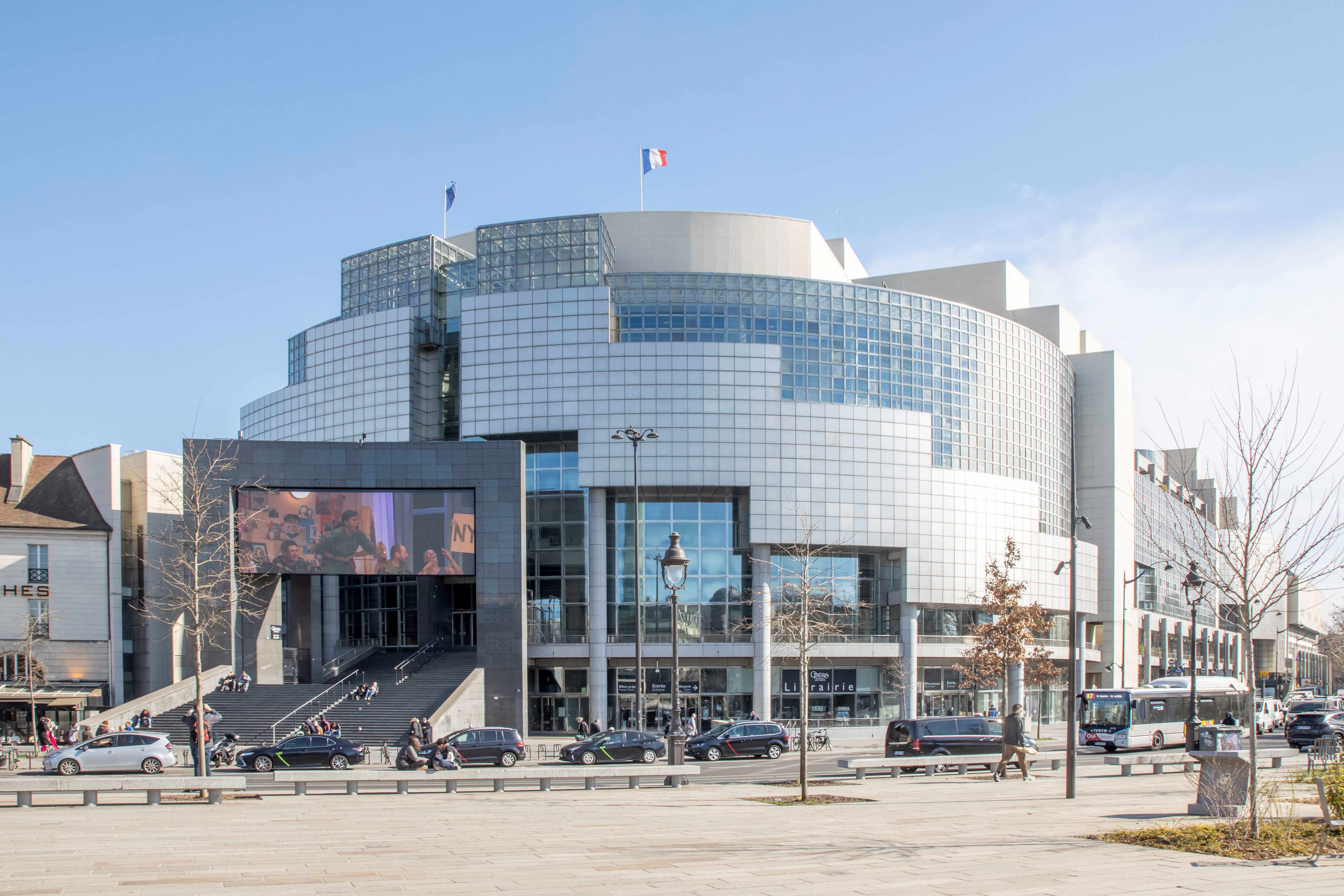 Điểm Đến Nghệ Thuật Đẳng Cấp: Bastille Opera House