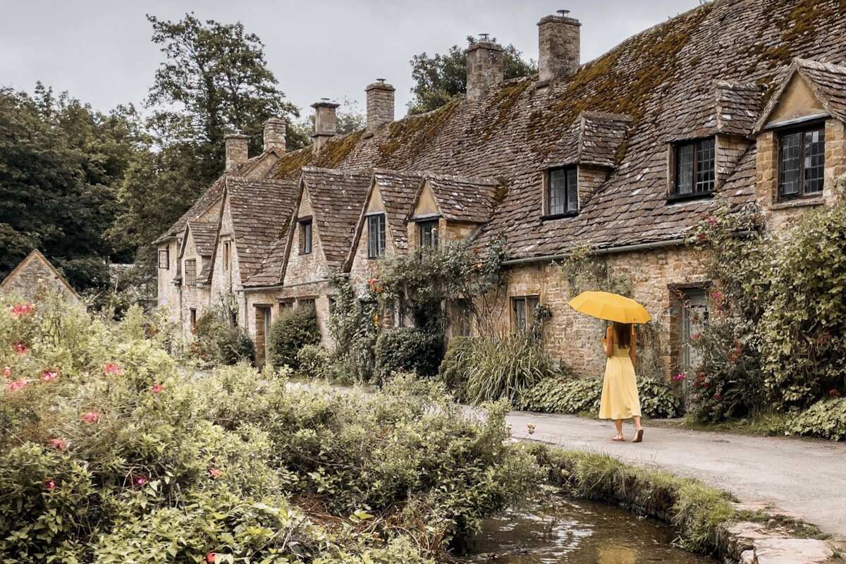 Vẻ Đẹp Cổ Kính của Làng Bibury: Một Hòn Ngọc của Cotswolds