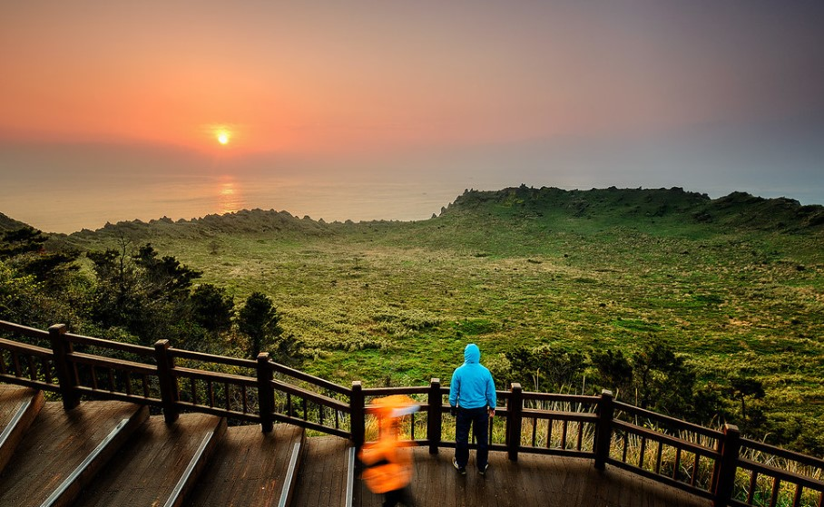 Seongsan Sunrise Peak: Kỳ Quan Thiên Nhiên Tuyệt Vời