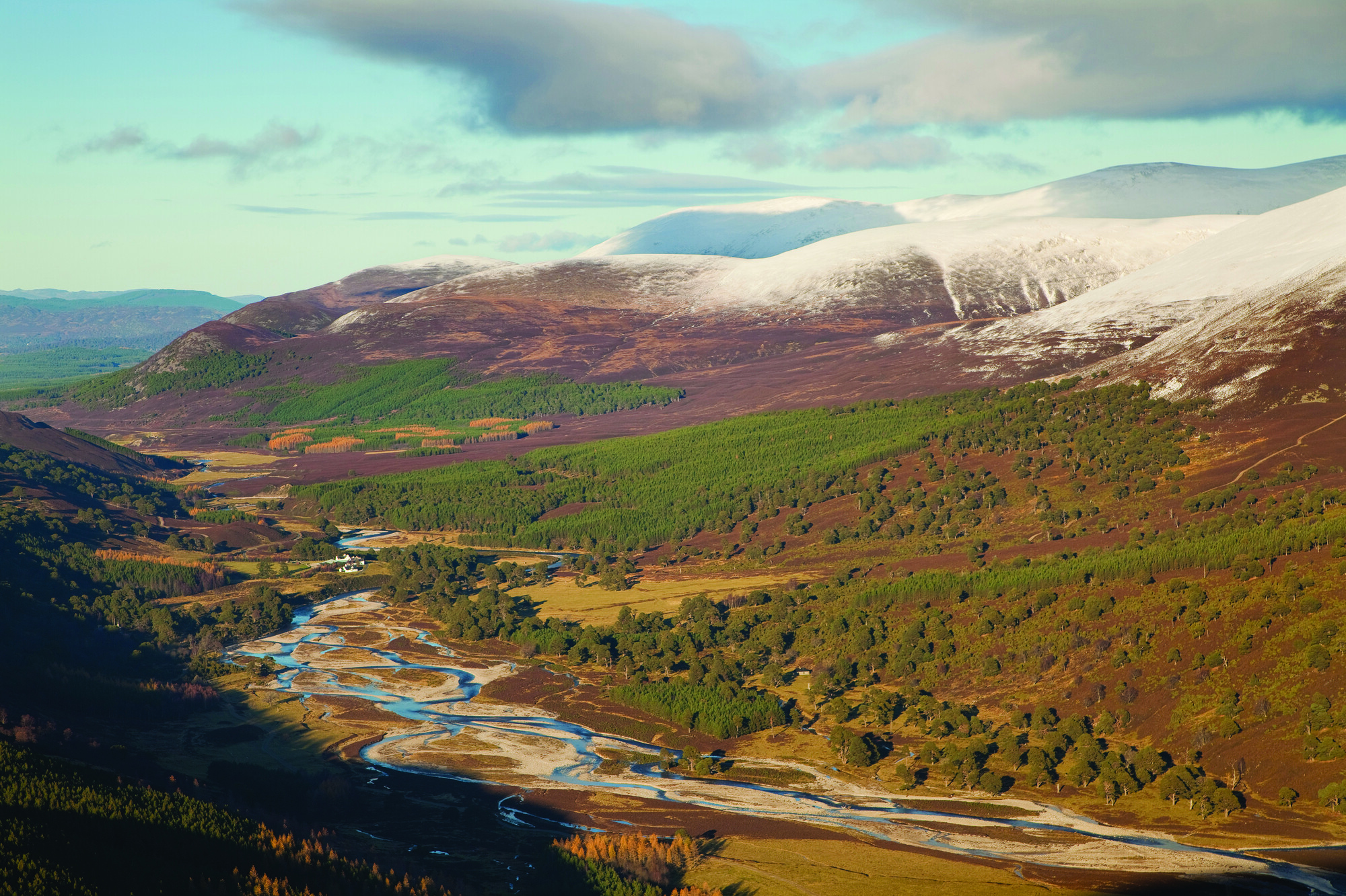 Công viên Quốc gia Cairngorms: Khám Phá Vẻ Đẹp Thiên Nhiên Hoang Dã của Scotland