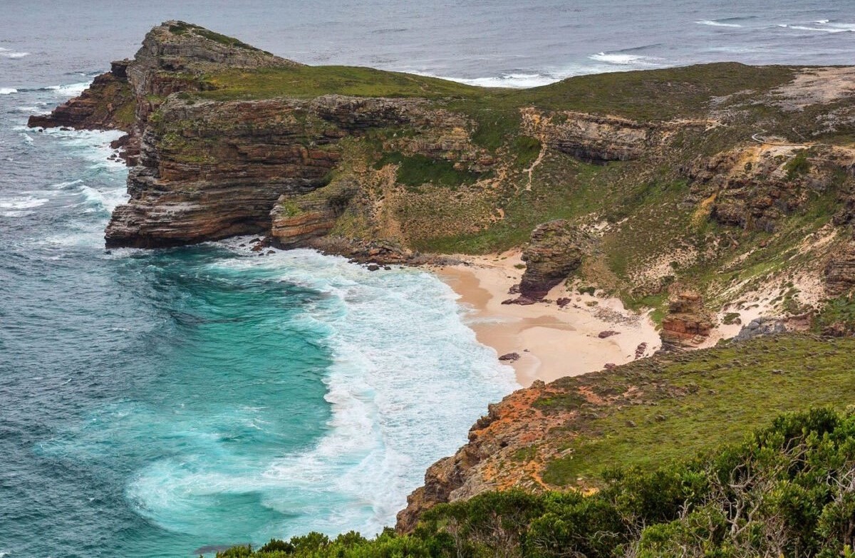 Hòn Đảo Hy Vọng: Nơi Gặp Gỡ Giữa Đại Dương và Lịch Sử