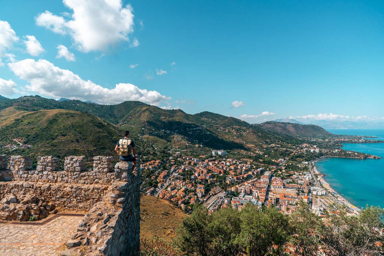 Cefalù: Hòa Mình Trong Nét Đẹp Cổ Kính và Biển Xanh Sicily