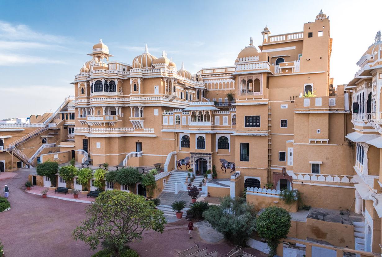 Deogarh Mahal: Lâu đài Cổ kính trong Vòng Vây của Lịch Sử và Huyền Thoại