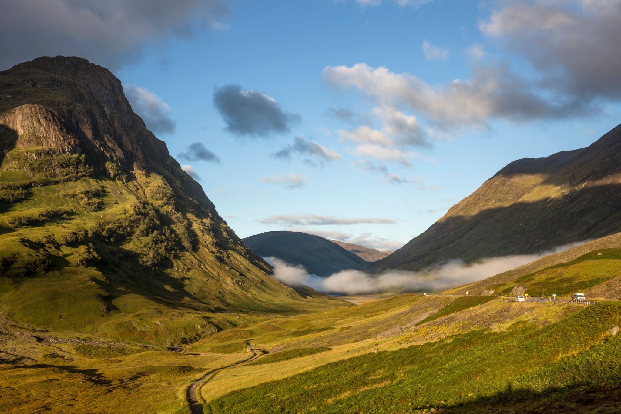 Thung Lũng Glen Coe: Vẻ Đẹp Hoang Dã và Lịch Sử Mê Hoặc của Scotland