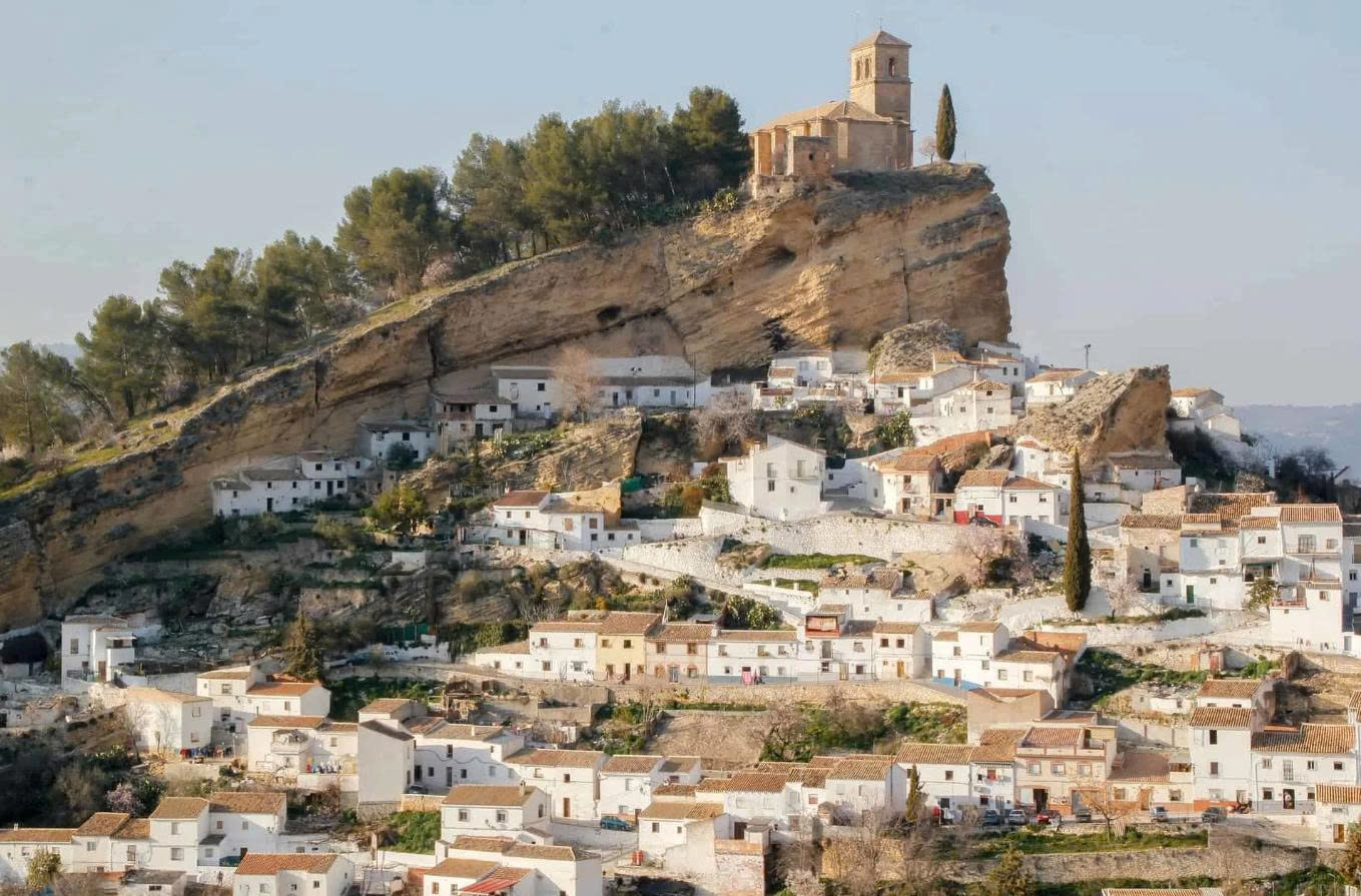 Granada – Thủ đô của Di sản Ả Rập và Vẻ Đẹp Hoàng Gia