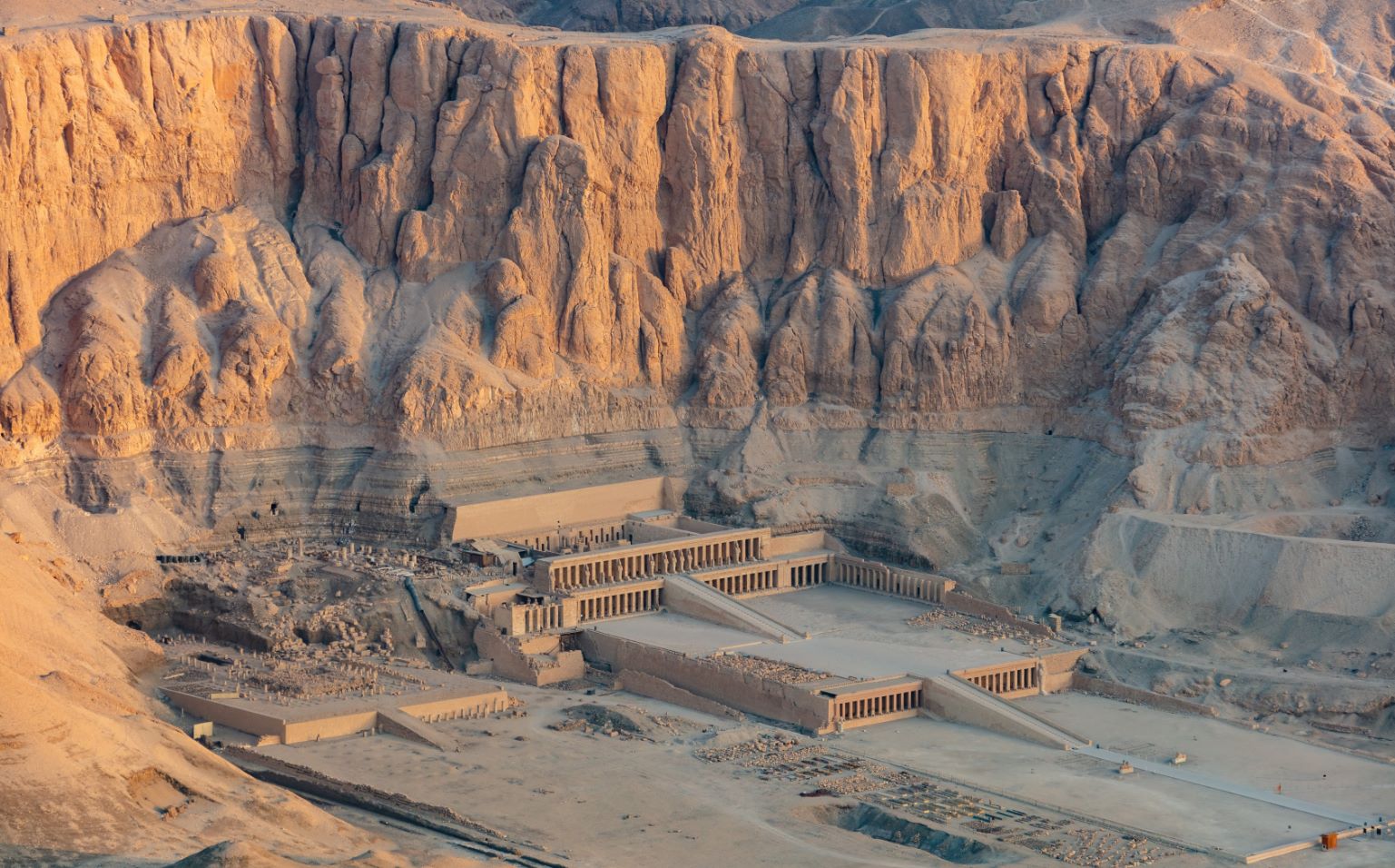 Hành trình trong quá khứ: Đền thờ Nữ hoàng Hatshepsut và những dấu tích của nữ quyền lực trong đế chế Ai Cập