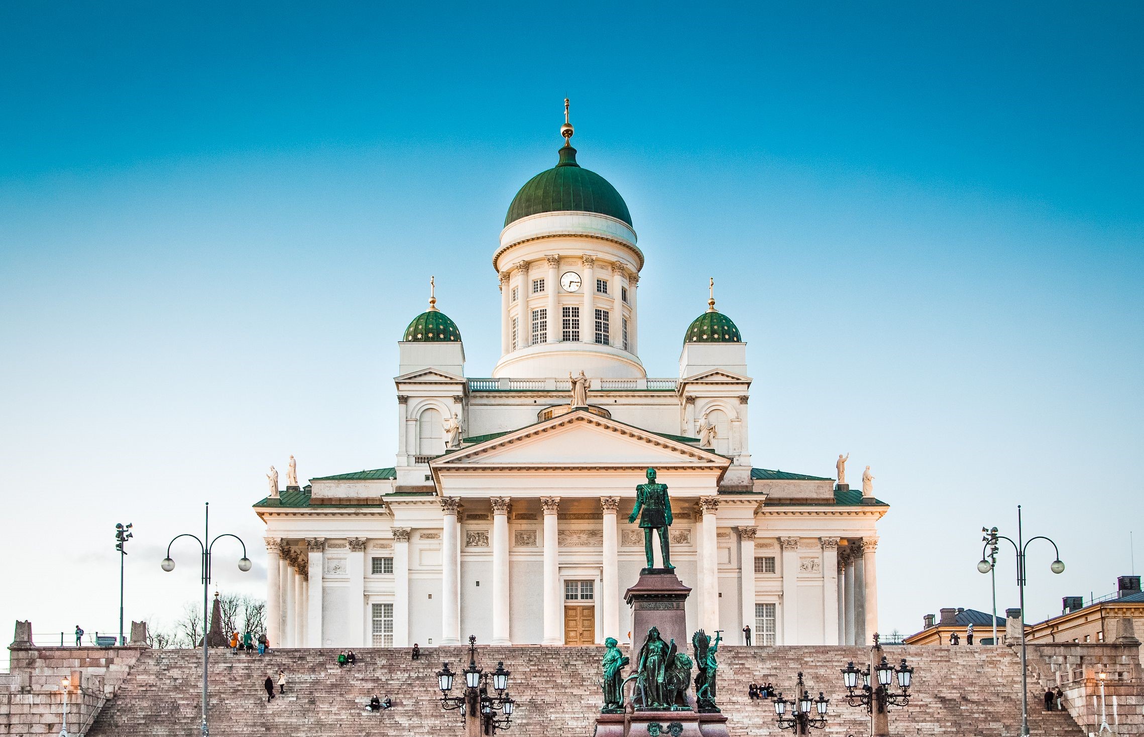 Nhà Thờ Đức Bà Helsinki: Biểu Tượng Kiến Trúc và Tôn Giáo ở Thủ Đô Phần Lan