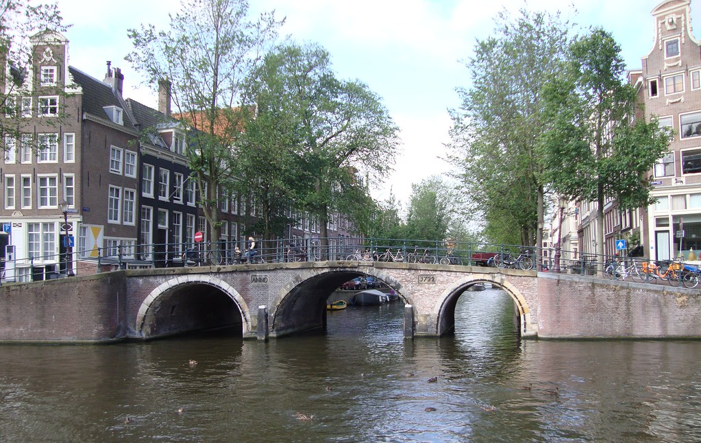 Herengracht: Khám Phá Con Đường Kinh Doanh và Văn Hóa Nổi Tiếng của Amsterdam