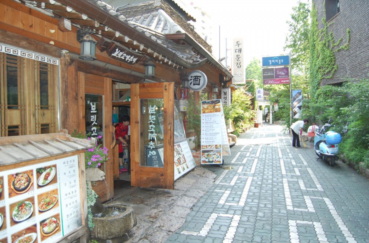 Insadong Antique Alley: Kho Tàng Văn Hóa Truyền Thống của Seoul