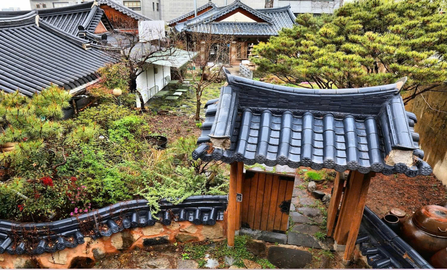 Làng Jeonju Hanok: Hành Trình Trở Về Quá Khứ trong Vẻ Đẹp Kiến Trúc Truyền Thống Hàn Quốc
