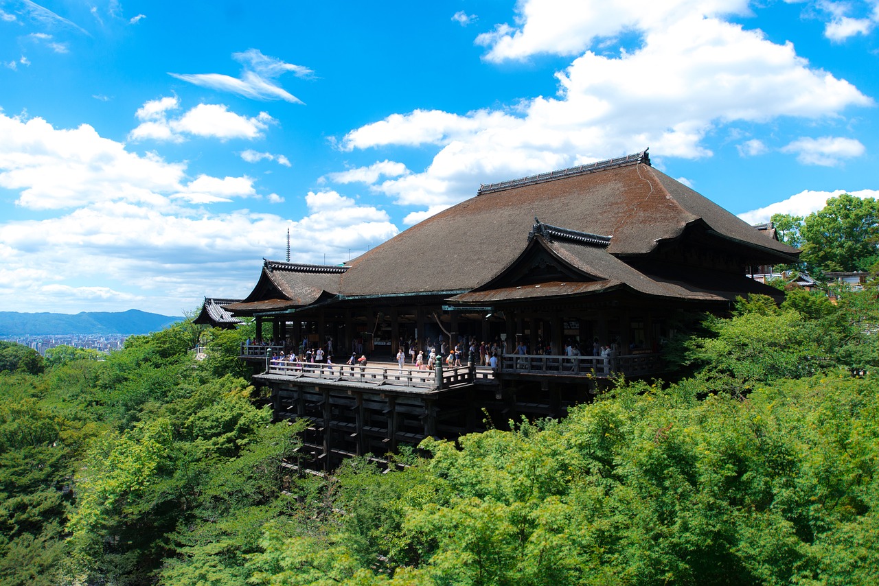 Đền Kiyomizu-dera: địa điểm du lịch đáng chú ý ở Kyoto