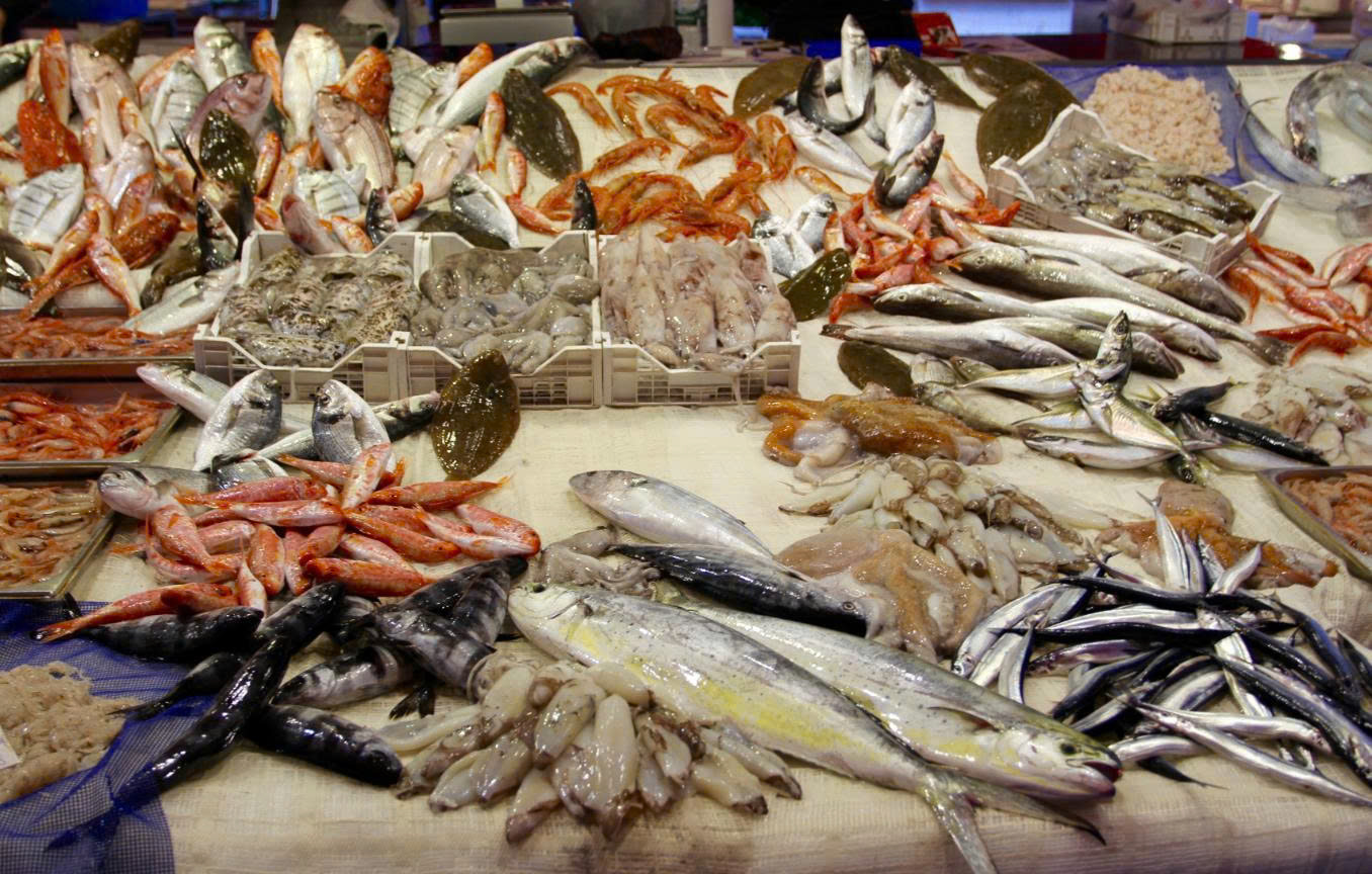 La Pescheria – Thị Trường Cá Sống Động tại Trái Tim Catania