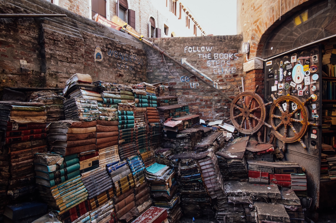 Libreria Acqua Alta: Cửa hàng Sách Độc Đáo ở Venice