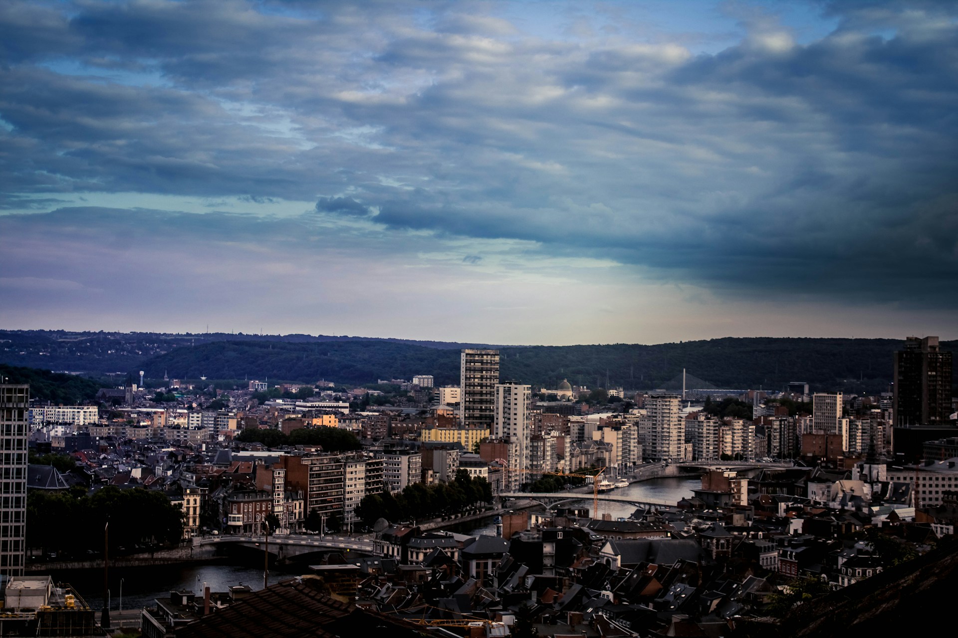Liege: Thành phố lịch sử với nhiều nhà thờ và bảo tàng