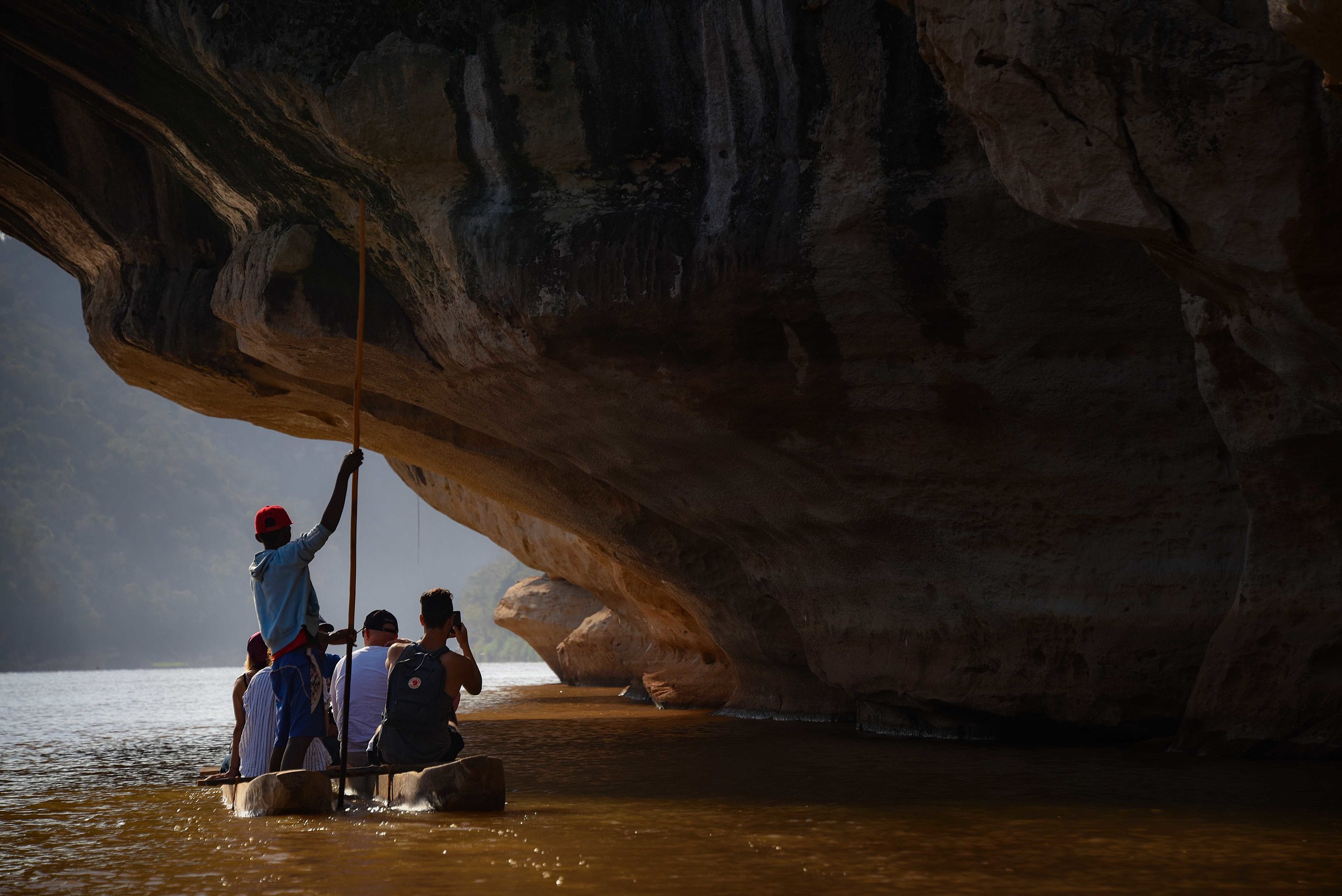 Sông Manambolo: Nét đẹp hoang sơ của Dòng Sông Huyền Bí