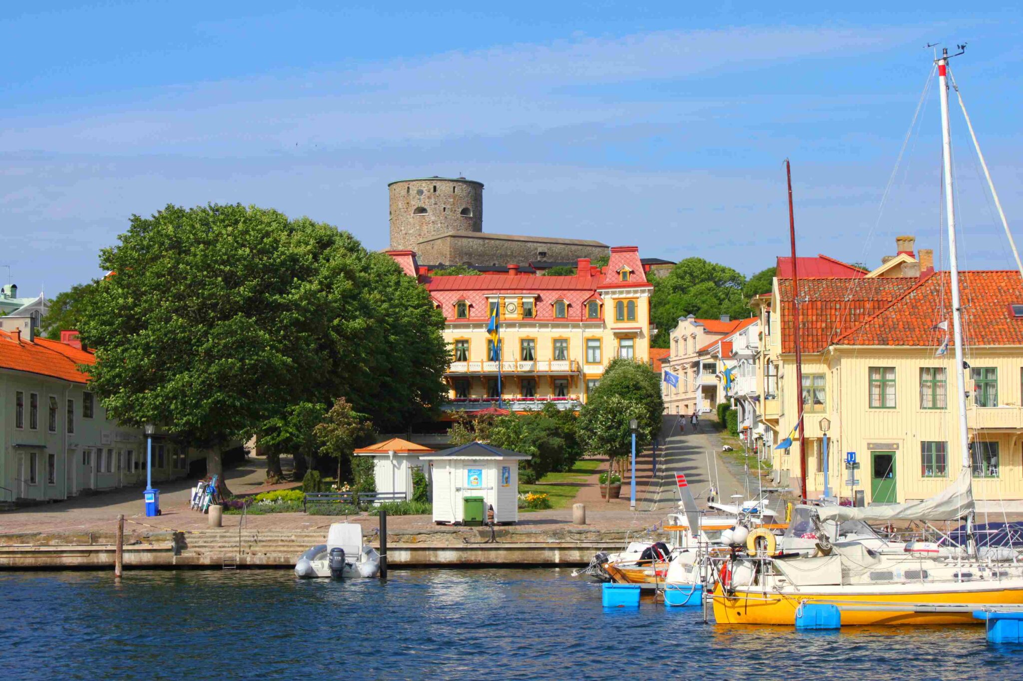 Marstrand: Hòn Đảo Lịch Sử và Cảng Biển Tuyệt Đẹp ở Thụy Điển