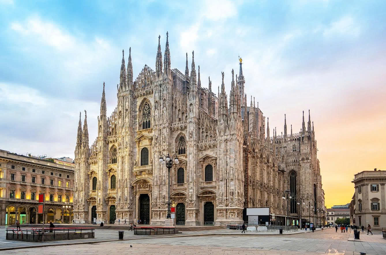 Nhà thờ Milan Duomo: Kiệt tác của Kiến trúc Gothic