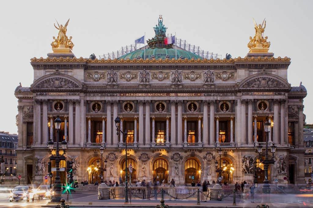 Palais Garnier: Biểu Tượng Kiến Trúc và Nghệ Thuật ở Paris