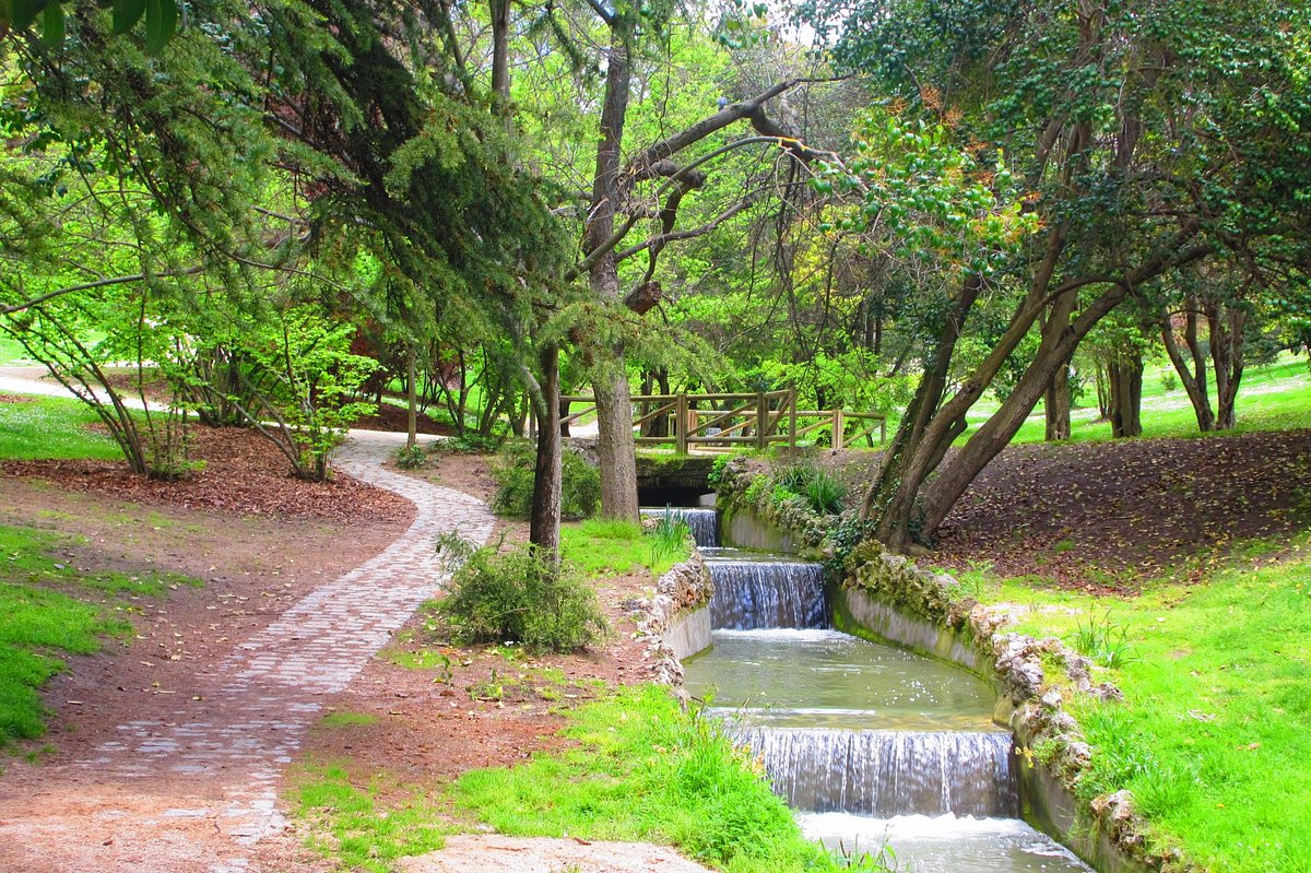 Parque del Oeste: Oasis Xanh Giữa Trung Tâm Madrid