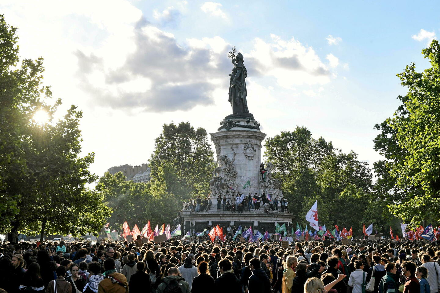 Điểm Hội Tụ Dân Chủ: Quảng trường Place de la République