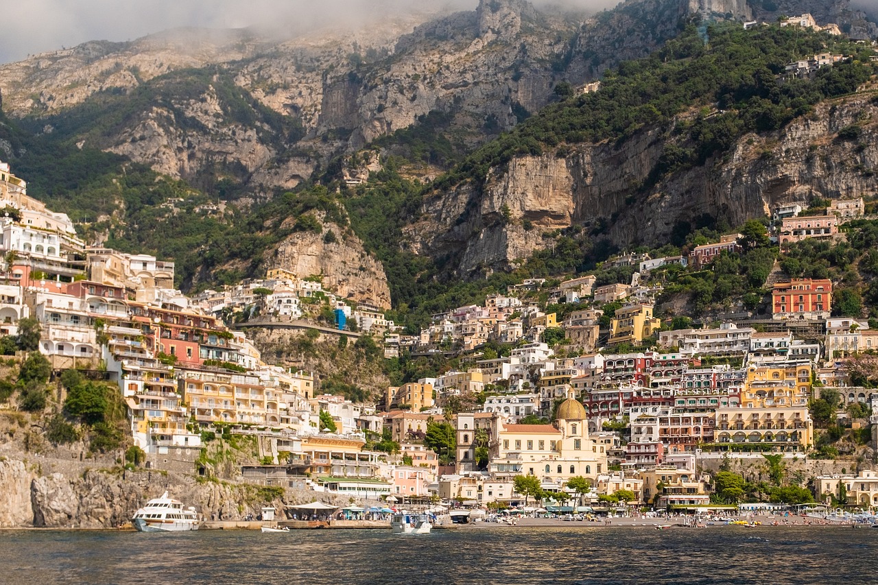 Positano: Một Chuyến Phiêu Lưu Giữa Những Ngôi Nhà Màu Pastel