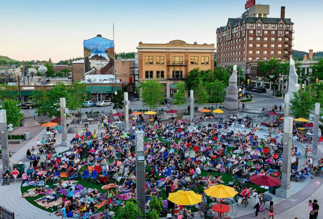 Rapid City, South Dakota: Cửa Ngõ Đến Các Điểm Tham Quan Vĩ Đại Của Miền Tây Hoa Kỳ