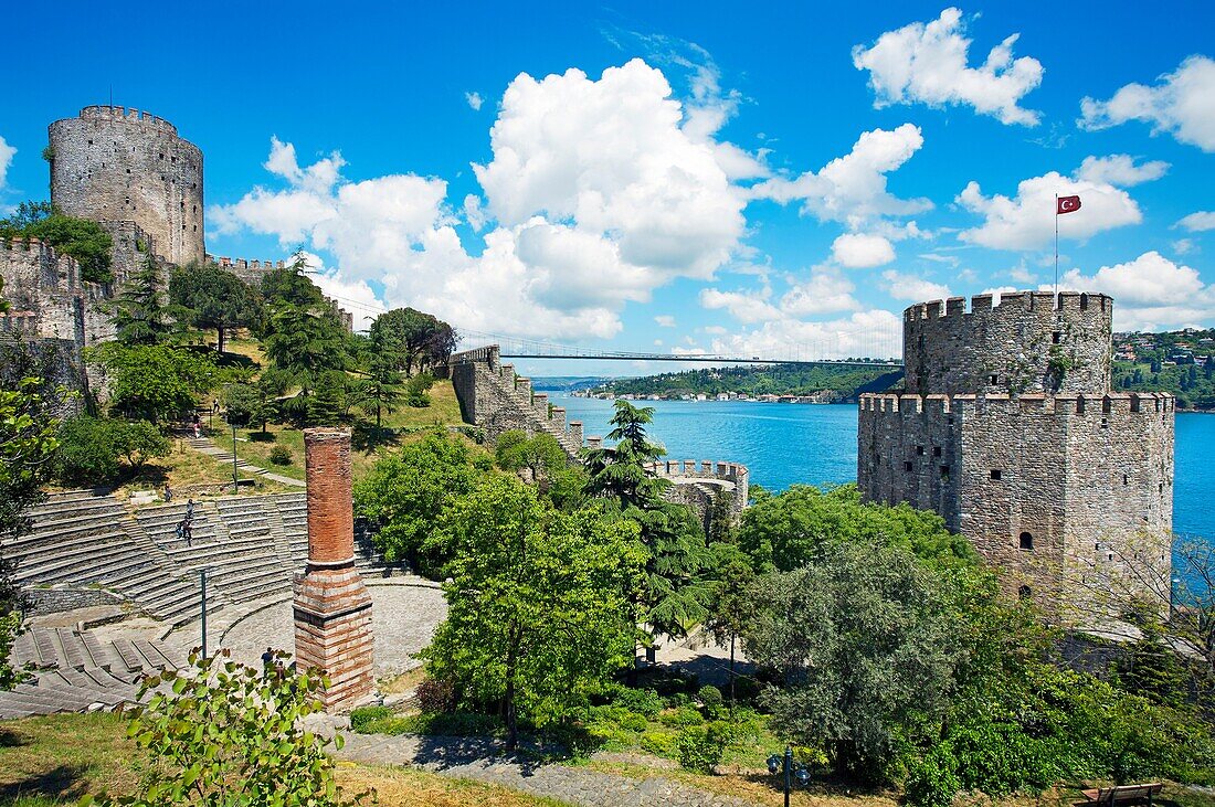 Rumeli Fortress: Di Sản Lịch Sử và Kiến Trúc Ấn Tượng ở Istanbul