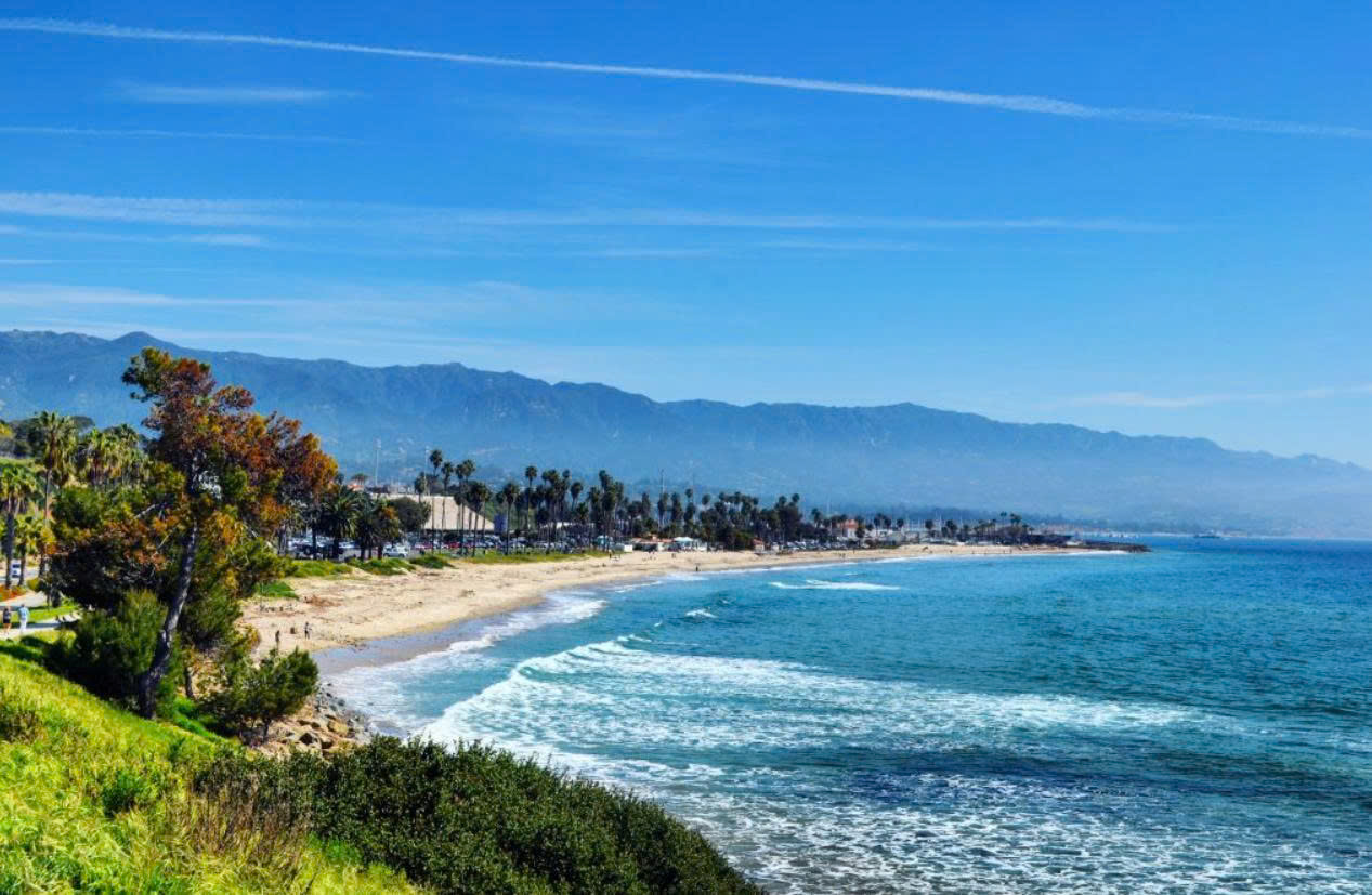 Bãi biển Santa Barbara: Hòa quyện hài hòa giữa biển xanh và vẻ đẹp bình dị