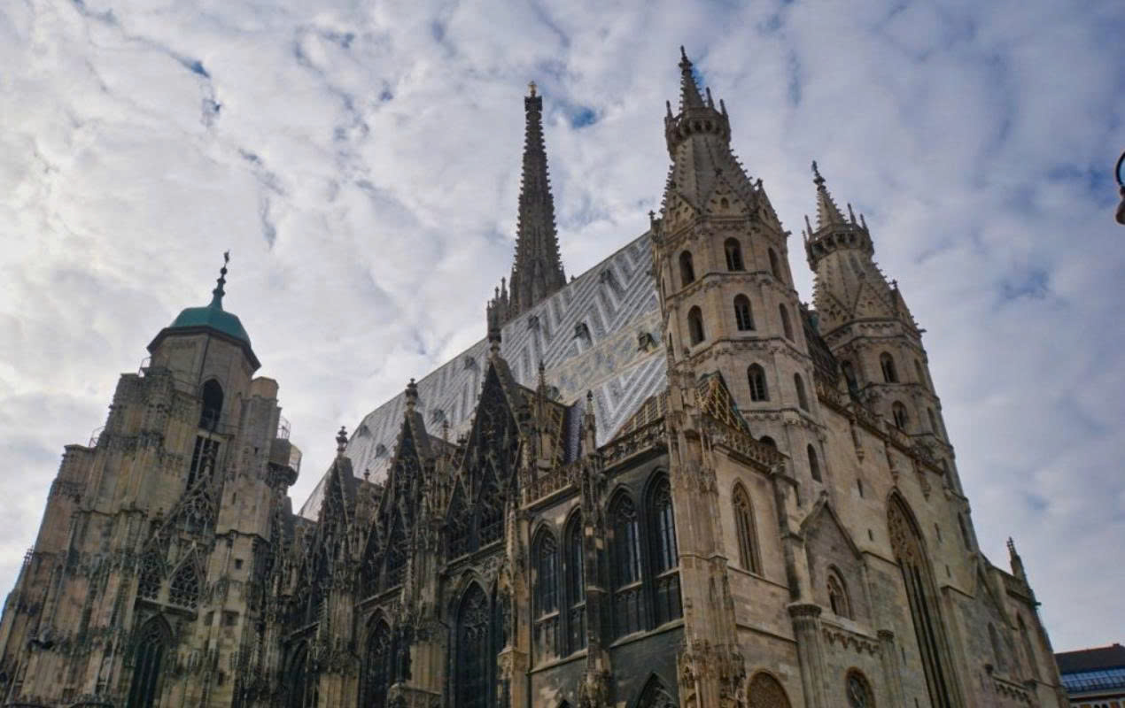 Huyền Bí và Nghệ Thuật: St. Stephen’s Cathedral – Ngọc Lụa Của Vienna