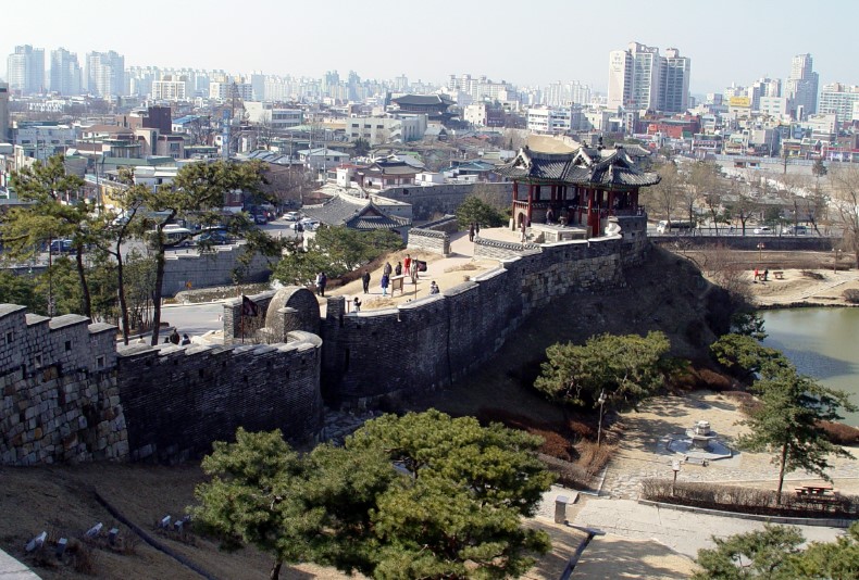Suwon: Hòa Mình Giữa Di Sản Lịch Sử và Sự Phát Triển Hiện Đại
