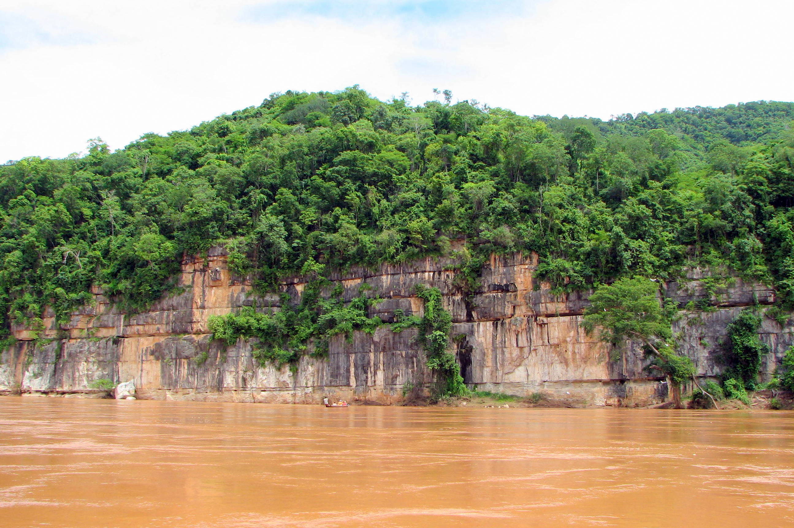 Hành trình huyền bí trên dòng sông Tsiribihina