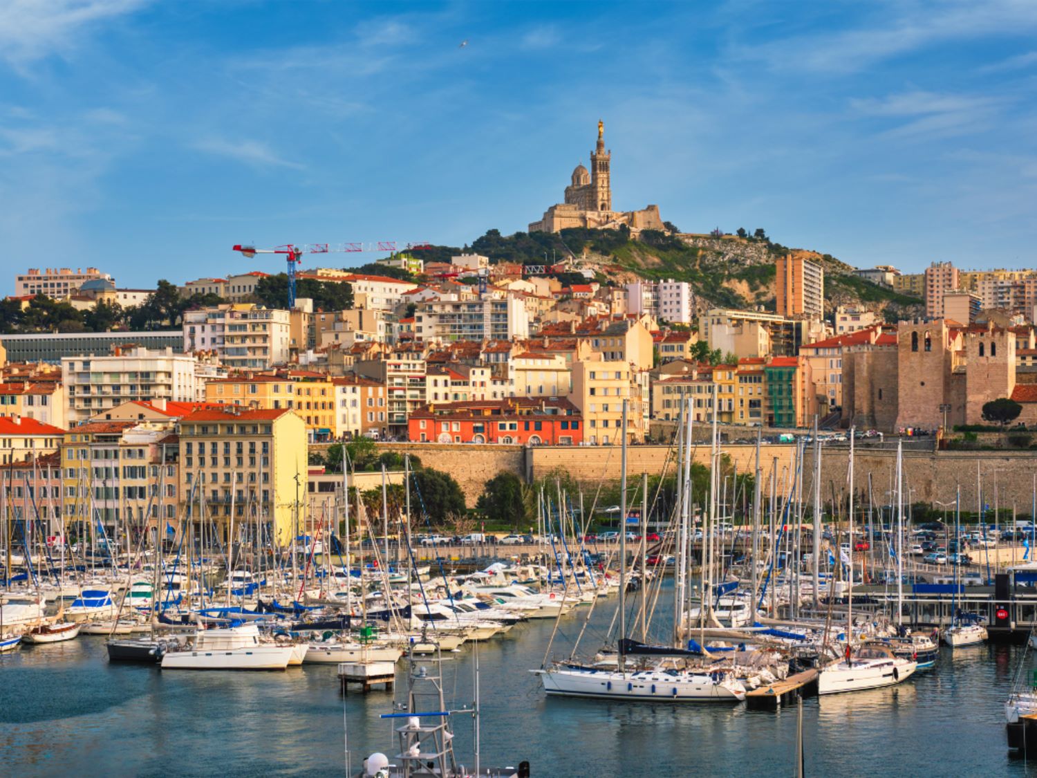 Vieux Port: Trái Tim Lịch Sử và Sức Sống của Marseille