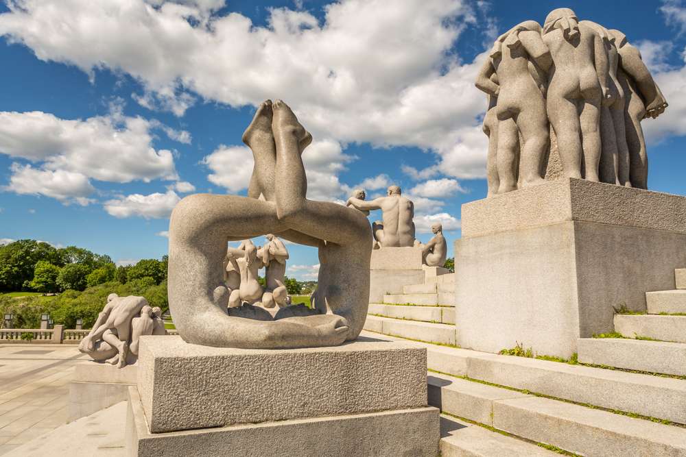 Vigeland Park: Thánh địa Nghệ thuật và Thư giãn ở Oslo