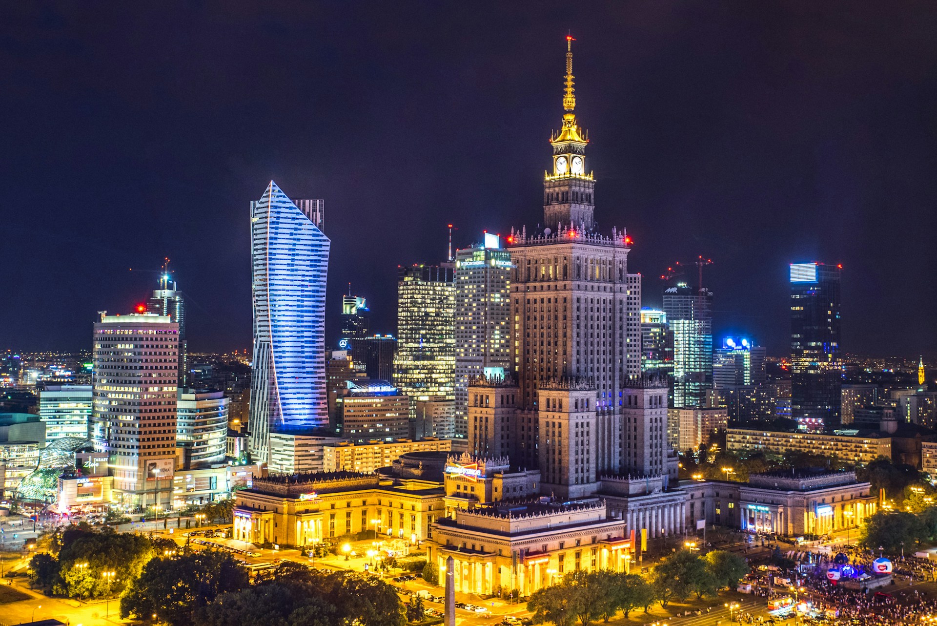 Warsaw: Trái Tim Lịch Sử và Văn Hóa Của Ba Lan