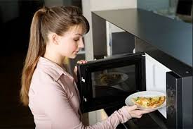 3 Điểm khác nhau giữa lò nướng và lò vi sóng