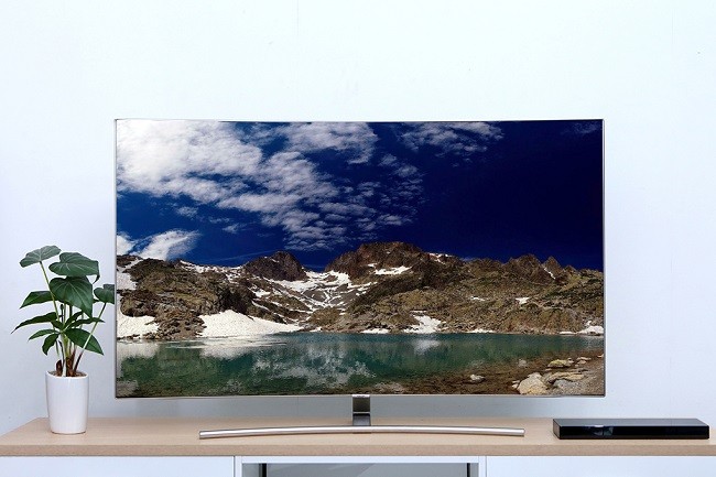 Đánh giá chất lượng Smart Tivi Qled Samsung QA55Q8CAMKXXV
