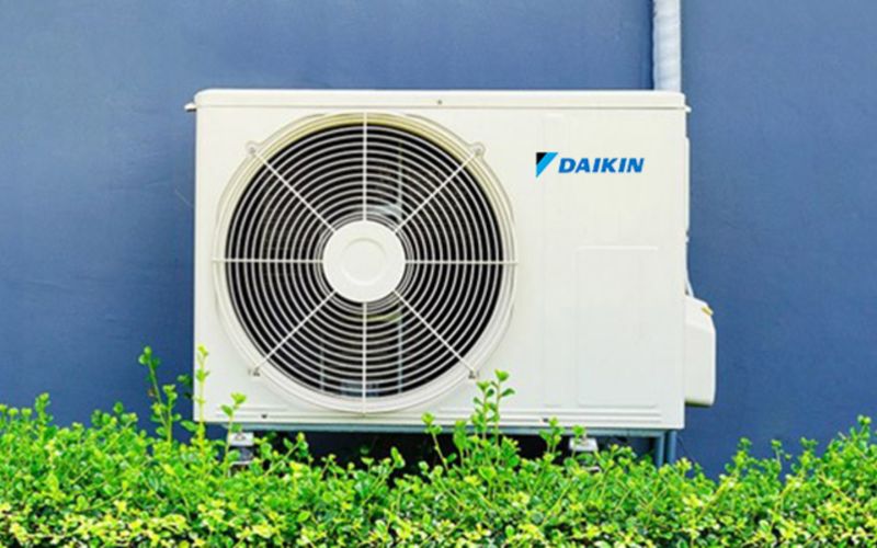 Cách vệ sinh cục nóng điều hòa Daikin tại nhà đúng chuẩn, hiệu quả tại nhà