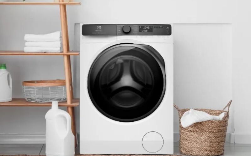 Vệ sinh máy giặt cửa trước Electrolux đơn giản ngay tại nhà