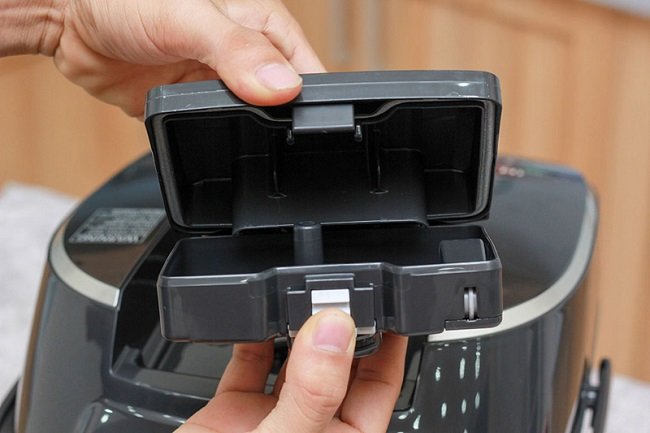 Nồi cơm điện SR-PX184KRA