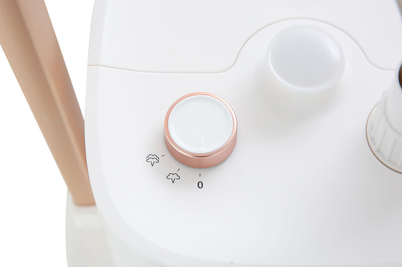 Bàn là Panasonic NI-GWE080WRA lực phun mạnh