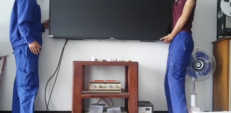 Lưu ý lựa chọn Tivi màn hình phẳng và Tivi màn hình cong sẽ có ưu và nhược điểm riêng về vị trí lắp đặt