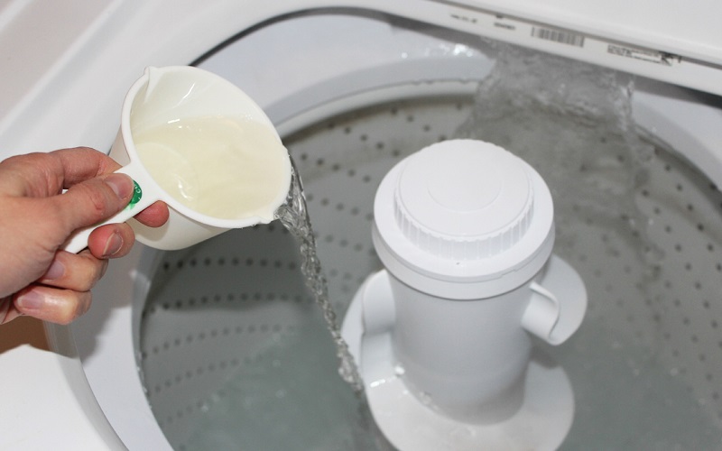 Sử dụng giấm chua khi giặt quần áo