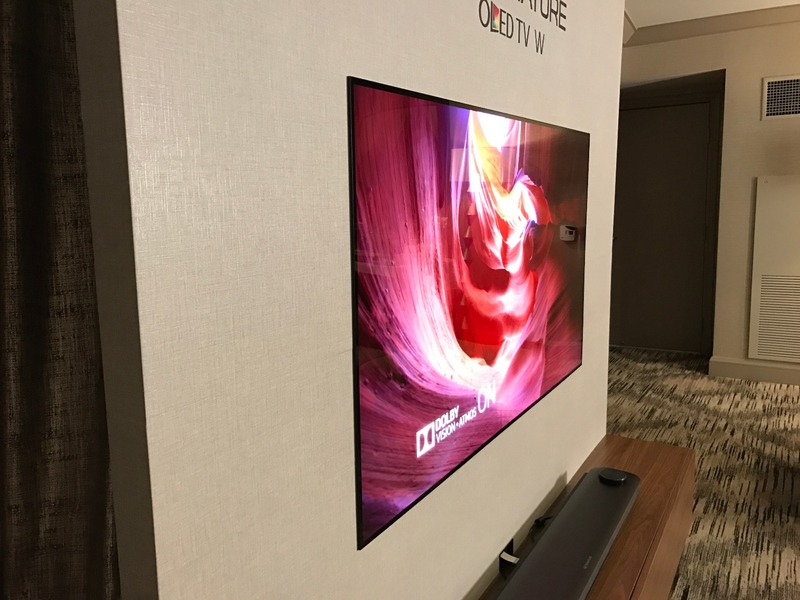 Thiết kế mỏng như giấy dán tường của tivi LG OLED W7 Signature