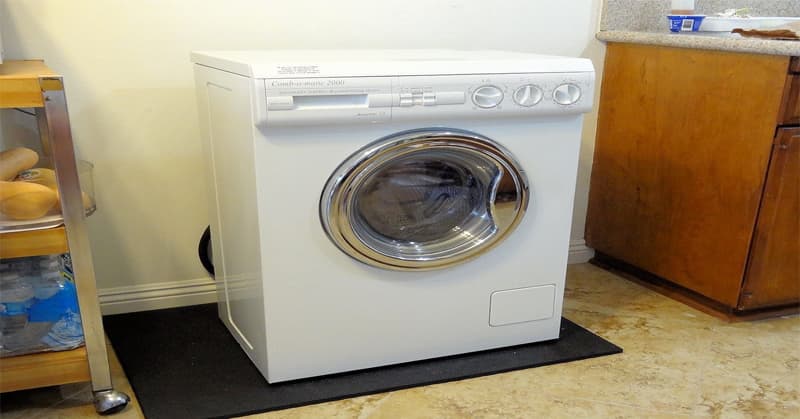 đặt máy giặt sát bếp