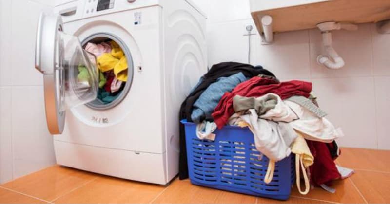 giặt một lúc quá nhiều quần áo