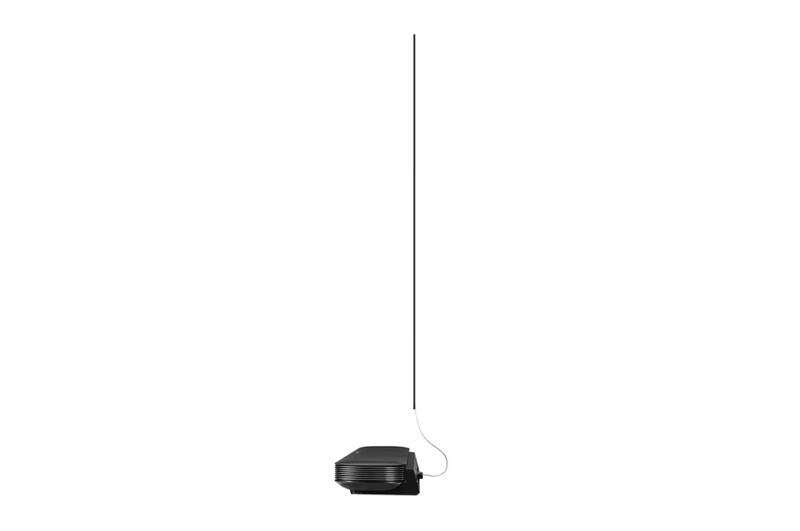 Cận cảnh độ mỏng của tivi LG OLED W7 Signature