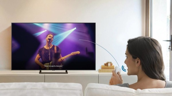 Google Tivi Sony 4K 43 inch KD-43X75K cho phép người dùng tìm kiếm bằng giọng nói qua chiếc điều khiển từ xa.