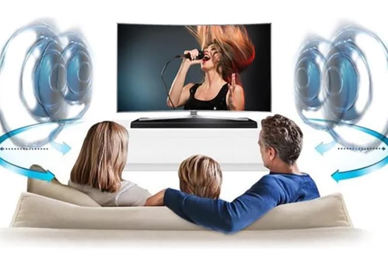 Công nghệ Q-Symphony kết hợp với công nghệ SpaceFit Sound, tạo ra trải nghiệm âm thanh vòm sống động