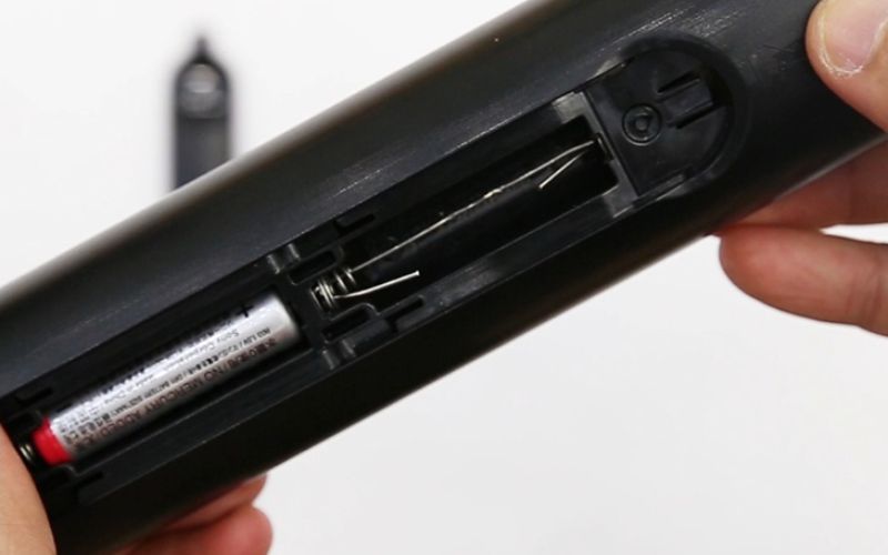 Pin hết có thể khiến điều khiển ngừng hoạt động  Pin hết có thể khiến điều khiển ngừng hoạt động